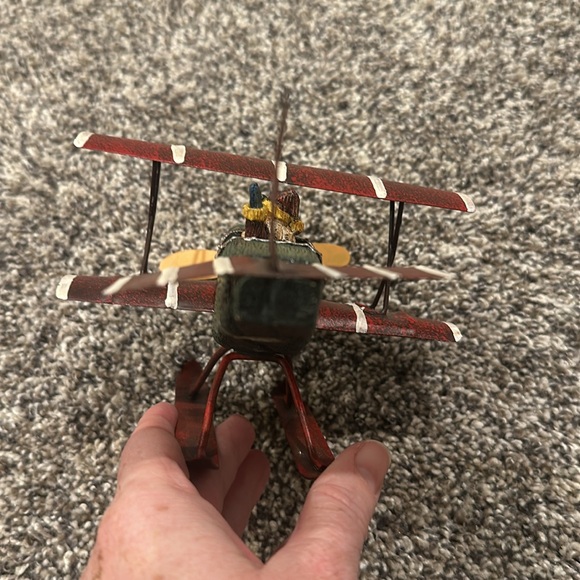 Santa in plane decor - Picture 4 of 5